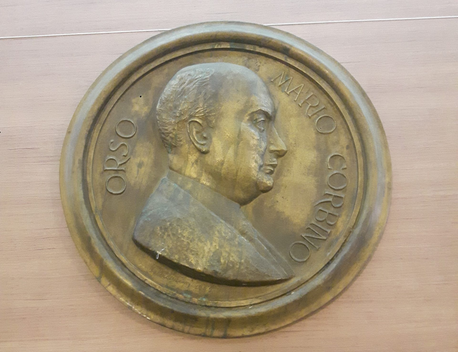 Orso Mario Corbino's medallion, Museo della Radiologia, Palermo - 02.jpg